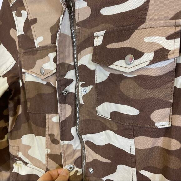 Love Tree, Camoflauge Jacket. Size Small. In excellent condition! - Picture 3 of 7